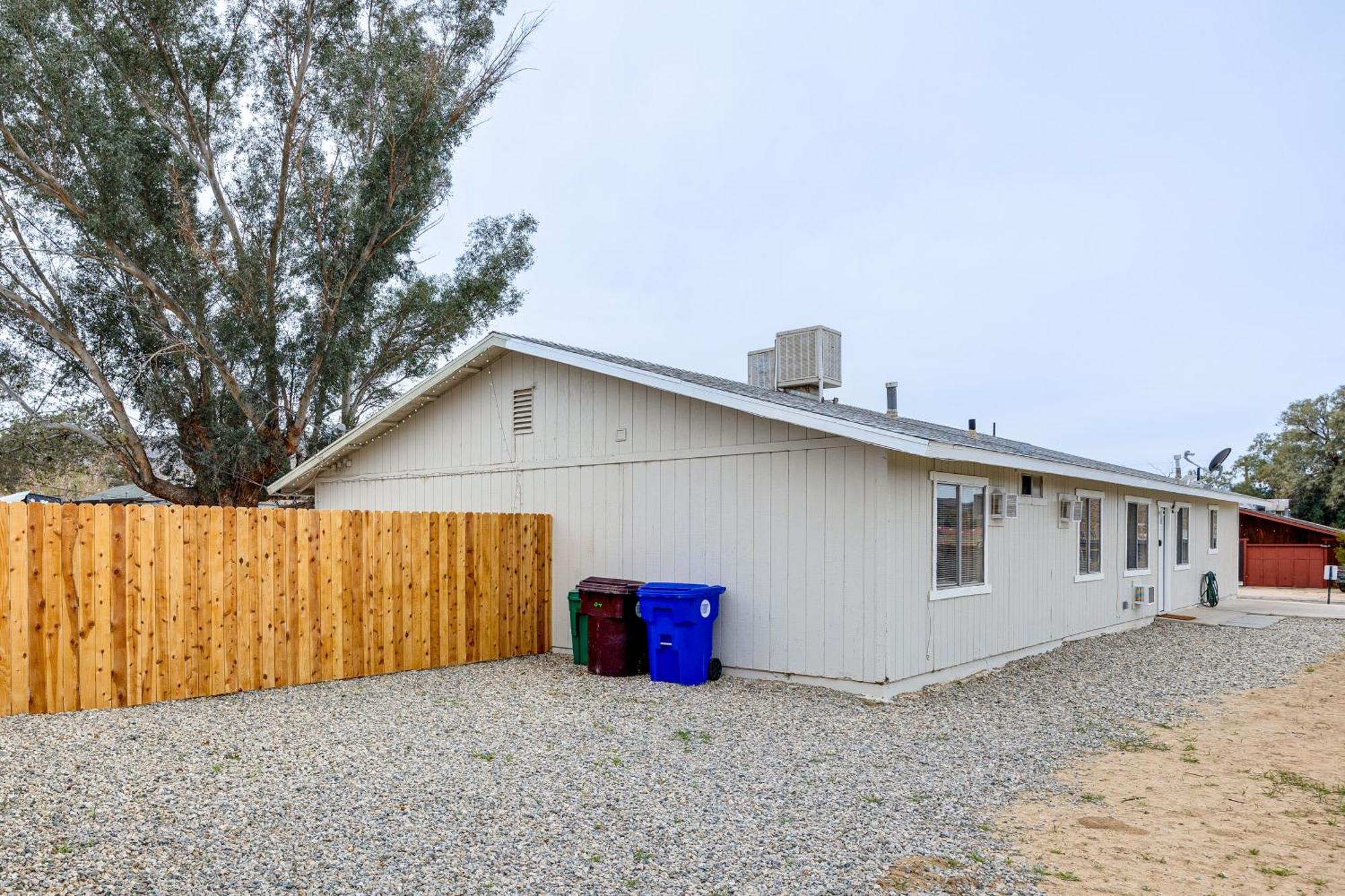 Convenient Joshua Tree Apartment - Walk To Town! 外观 照片