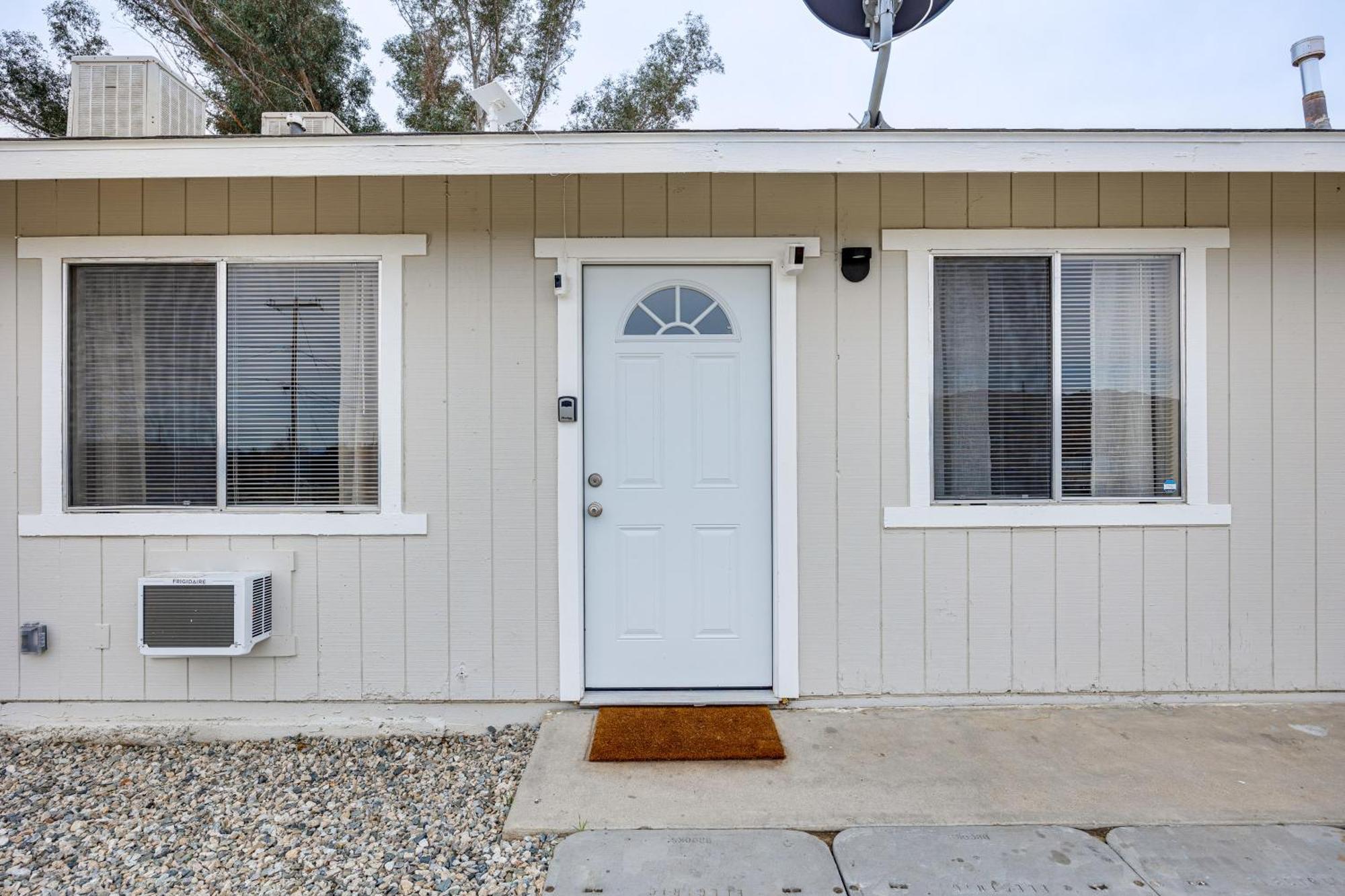 Convenient Joshua Tree Apartment - Walk To Town! 外观 照片